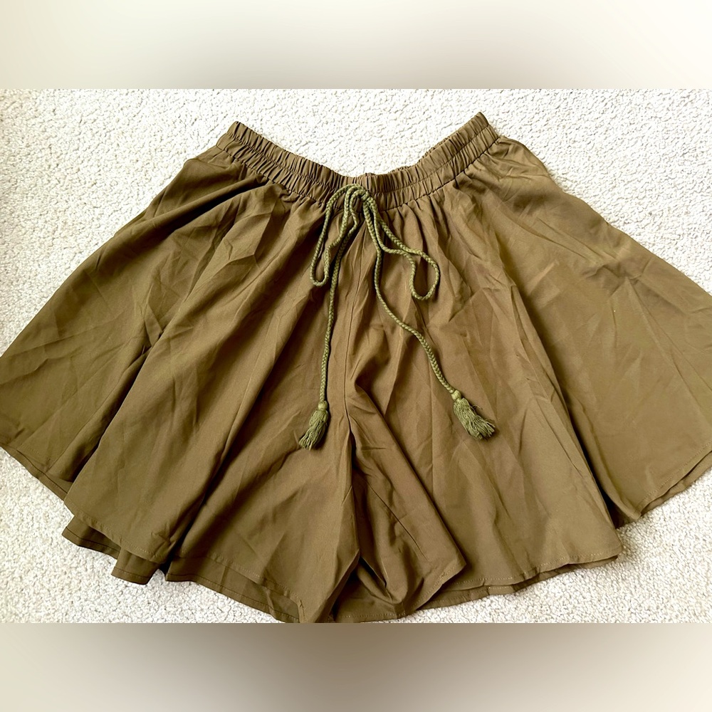 Plus size 1X brown high waist cute shorts that look like skirt